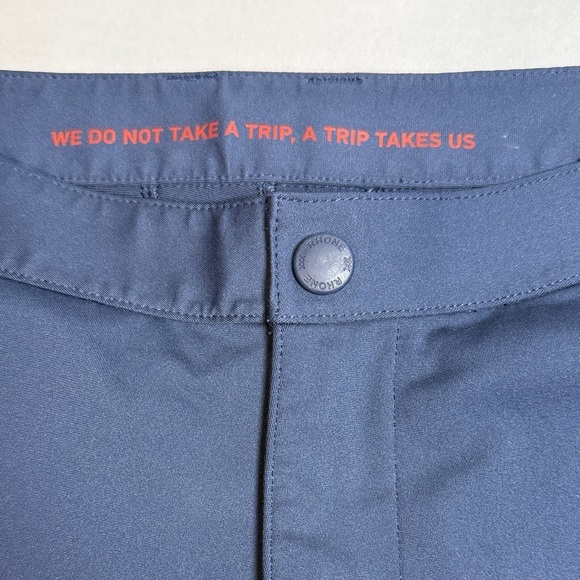 Rhone Men's 9 Inch Commuter Shorts in Navy Size 34
Excellent Condition - Picture 3 of 9